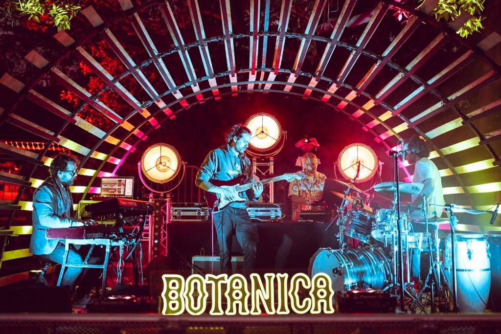 live musicians at botanica festival sanremo